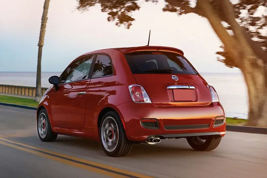 fiat-500-rear-cross-side-view-400587.webp